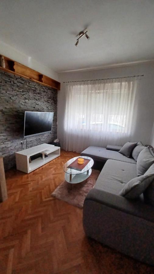 Апартаменты Apartman Dora Пула Экстерьер фото